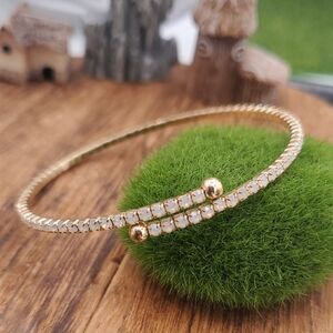 Elegant Gold Tone and White Wrap Bracelet B3403